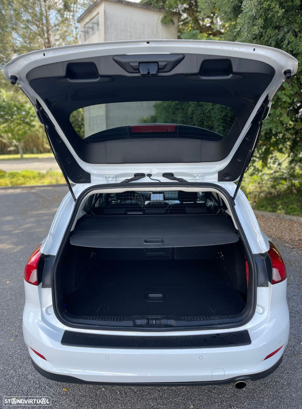 Ford Focus 1.5 EcoBlue S&S TREND - 13