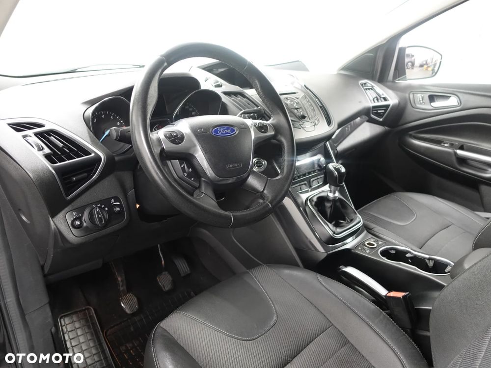 Ford Kuga 1.6 EcoBoost 2x4 Titanium - 18