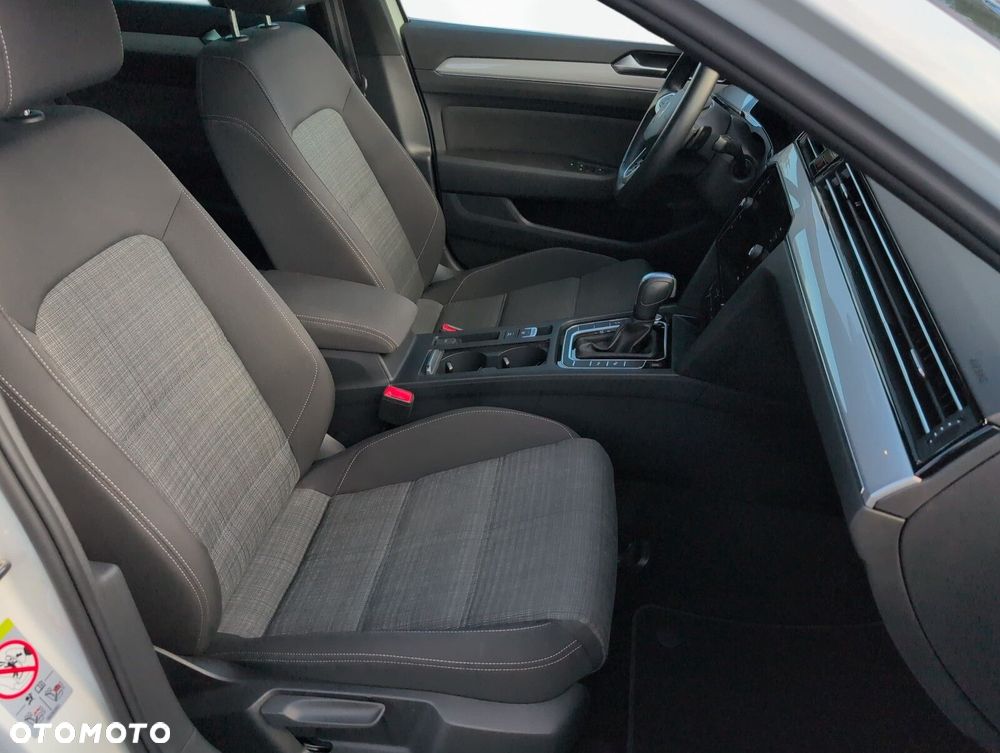 Volkswagen Passat Variant 2.0 TSI Business DSG - 15
