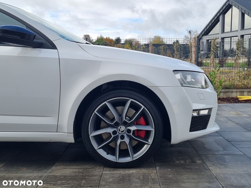 Skoda Octavia 2.0 TDI DSG RS - 11