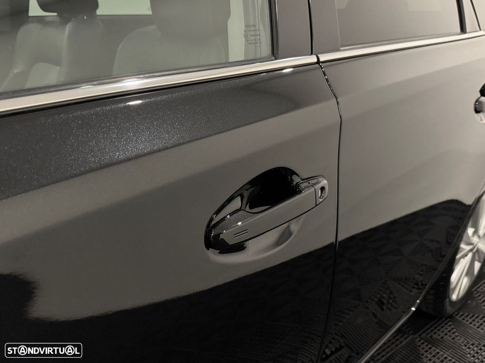 Toyota Auris Touring Sports 1.8 HSD Comfort +P.Techno+P.Sport - 19
