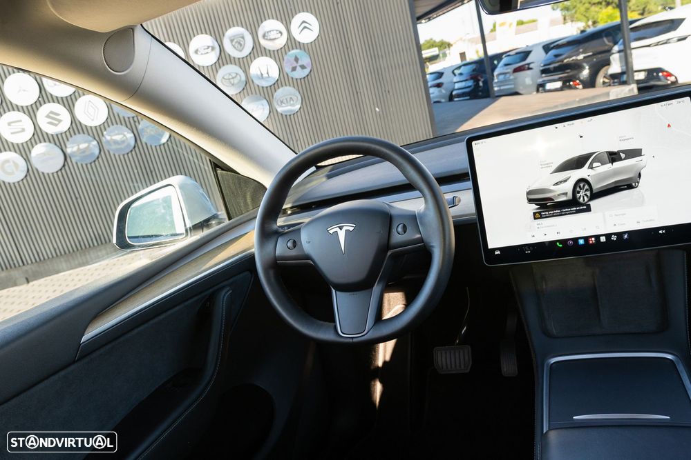 Tesla Model Y Long Range Dual Motor AWD - 23
