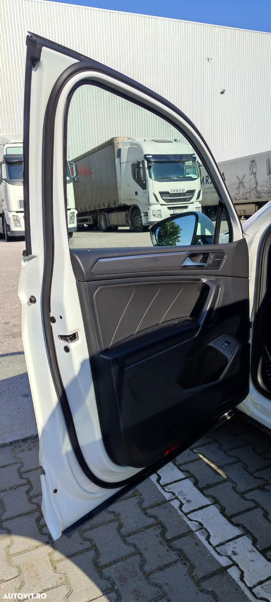 Volkswagen Tiguan Allspace 2.0 TSI 4Mot DSG R-Line - 27