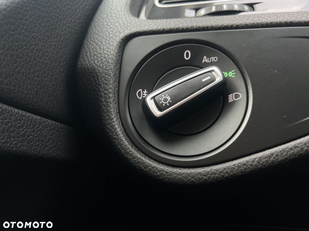 Volkswagen Golf 1.5 TSI BMT Evo Comfortline - 24