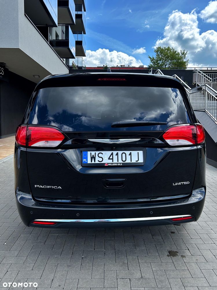 Chrysler Pacifica - 15