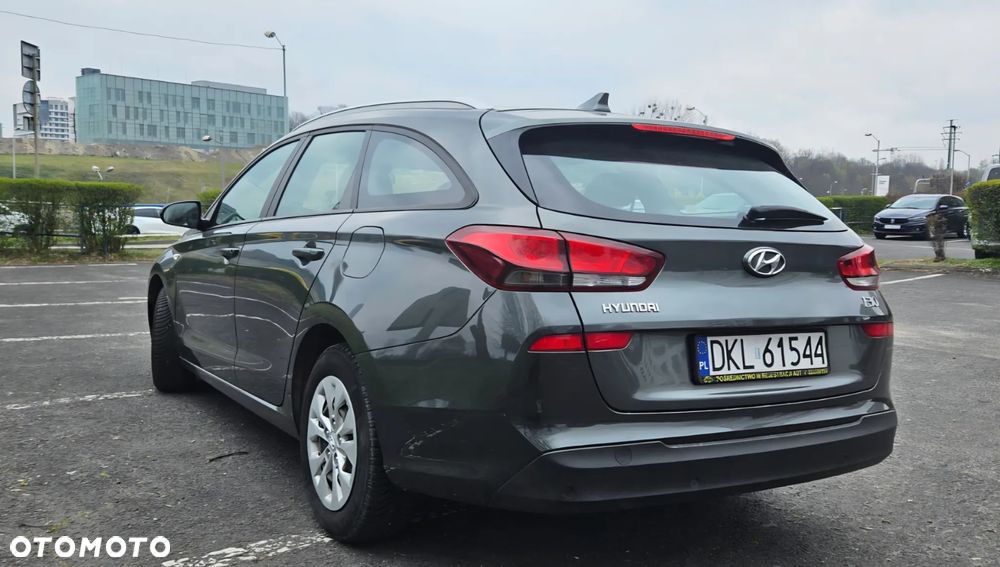 Hyundai i30 1.5 DPI Classic + - 5