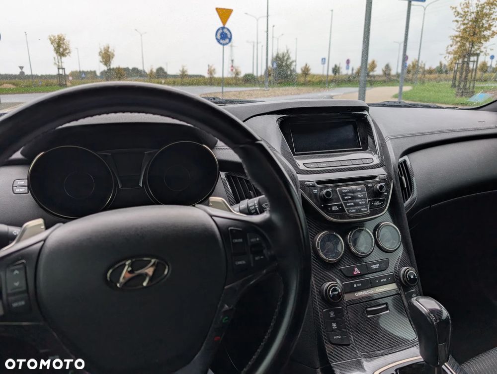 Hyundai Genesis Coupe 3.8 V6 Automatik - 10