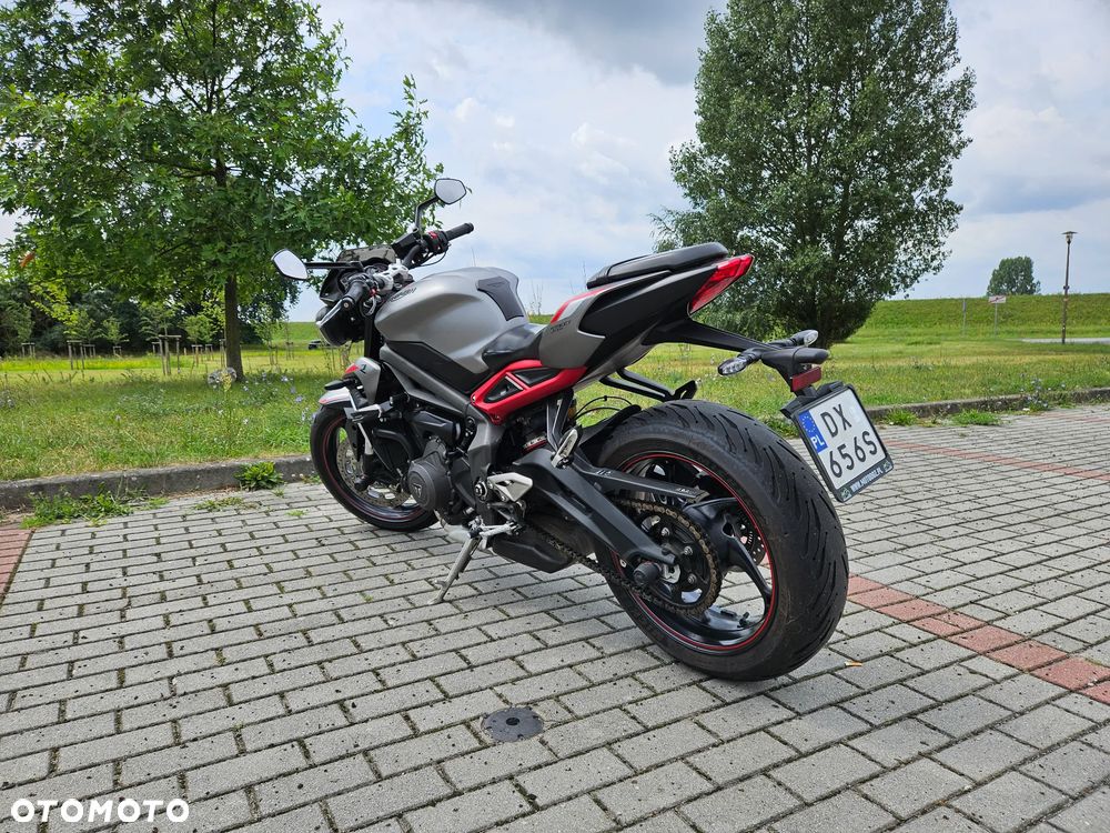 Triumph Street Triple - 4