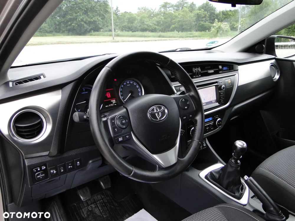 Toyota Auris 2.0 D-4D Prestige - 10