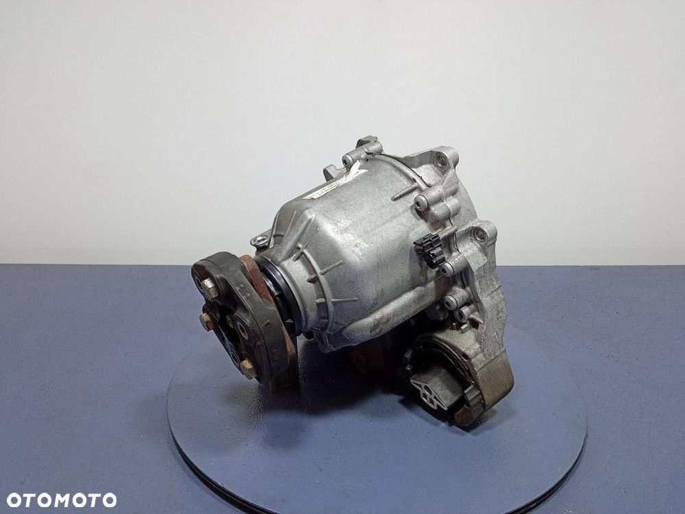 BMW 5 G30 G31 2.0D 520D X-DRIVE REDUKTOR SKRZYNIA ROZDZIELCZA 8689416 - 1