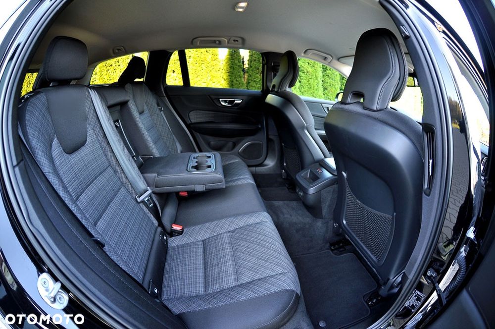 Volvo V60 B3 B Geartronic Momentum - 36