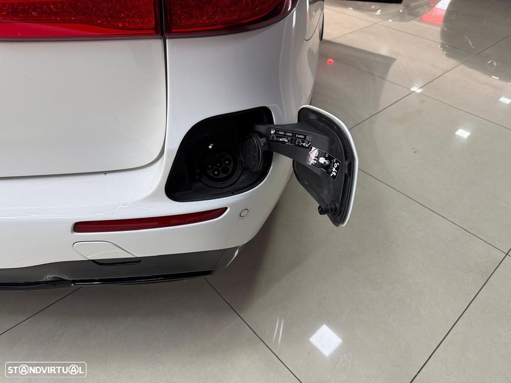 Mercedes-Benz E 300 de AMG Line - 27