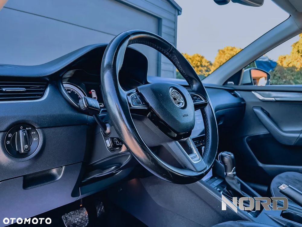 Skoda Octavia Combi 2.0 TDI 4x4 DSG Scout - 12