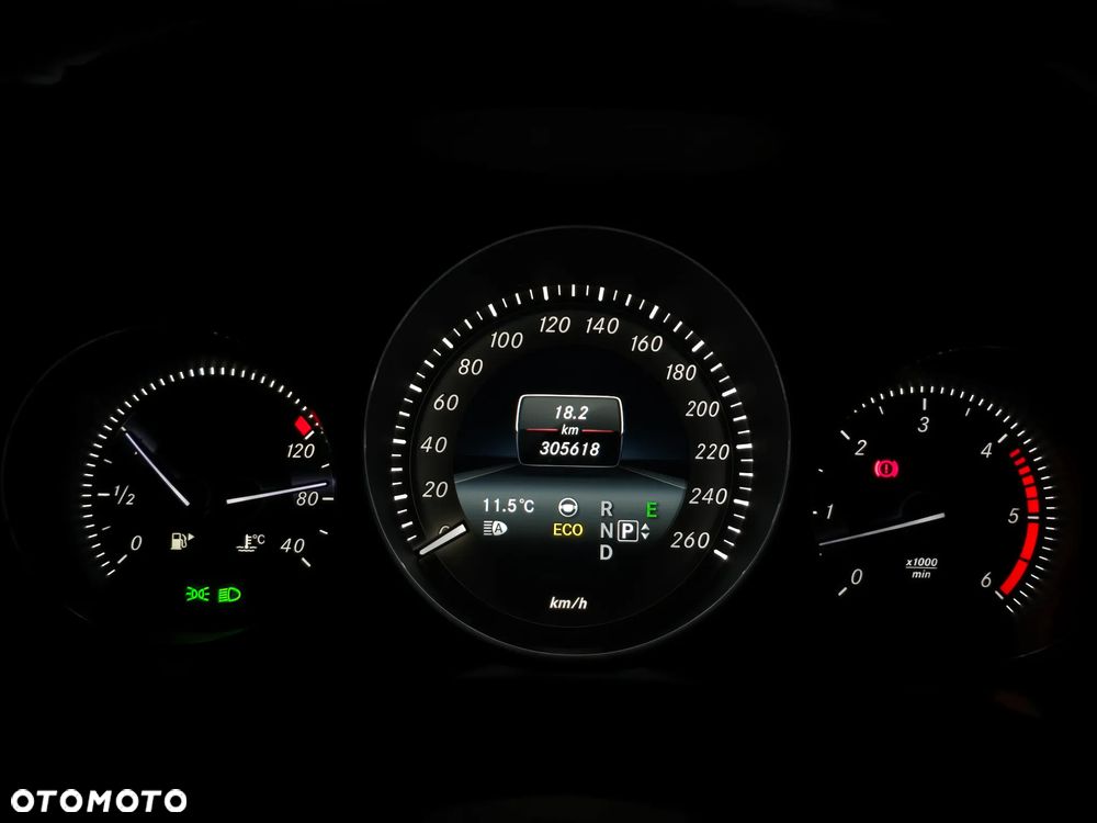 Mercedes-Benz Klasa E 350 BlueTEC 4Matic 7G-TRONIC - 8