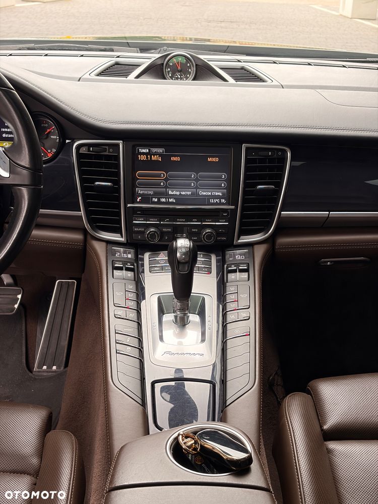 Porsche Panamera - 17