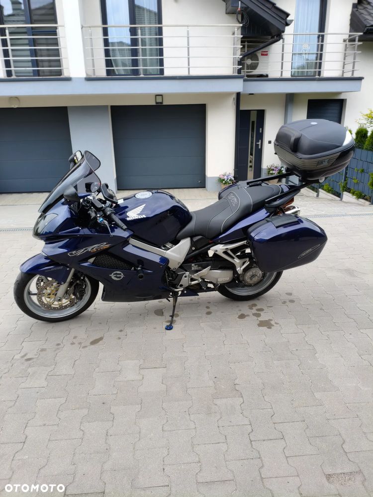 Honda VFR - 2