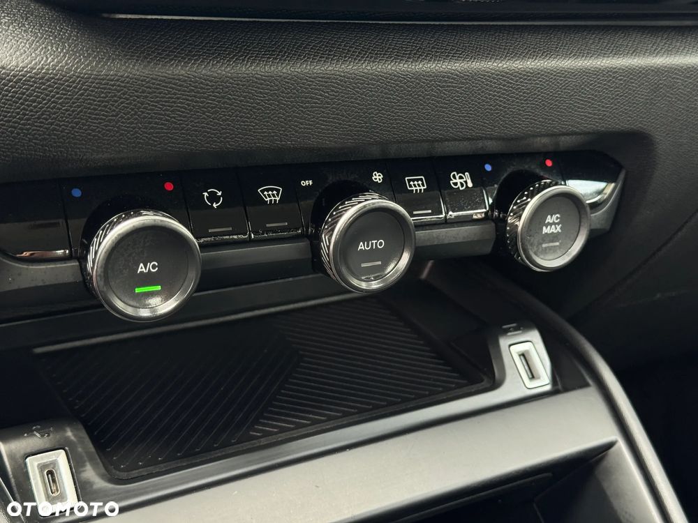 Citroën C4 PureTech 130 Stop&Start FEEL - 14
