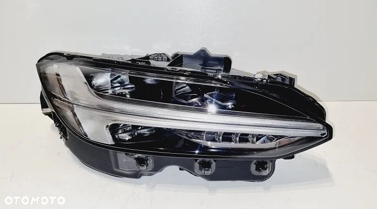 REFLEKTOR PRAWY MID LED VOLVO S90 V90 EUROPA - 1