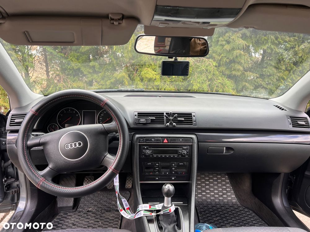 Audi A4 Limousine - 8