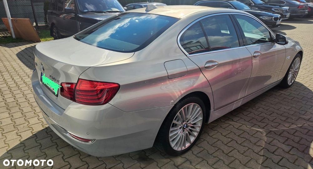 BMW Seria 5 530d xDrive Luxury Line - 3