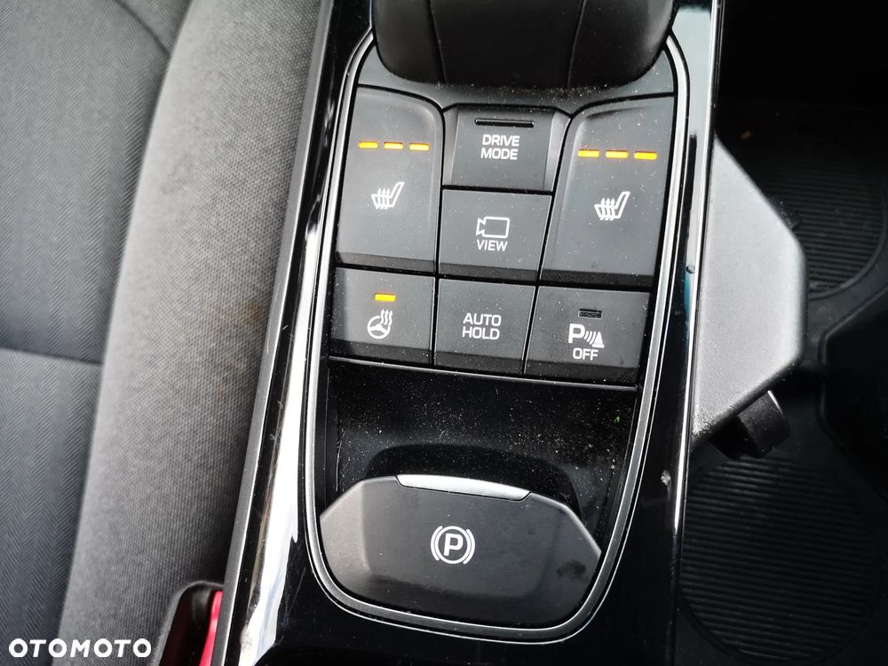 Hyundai IONIQ - 12