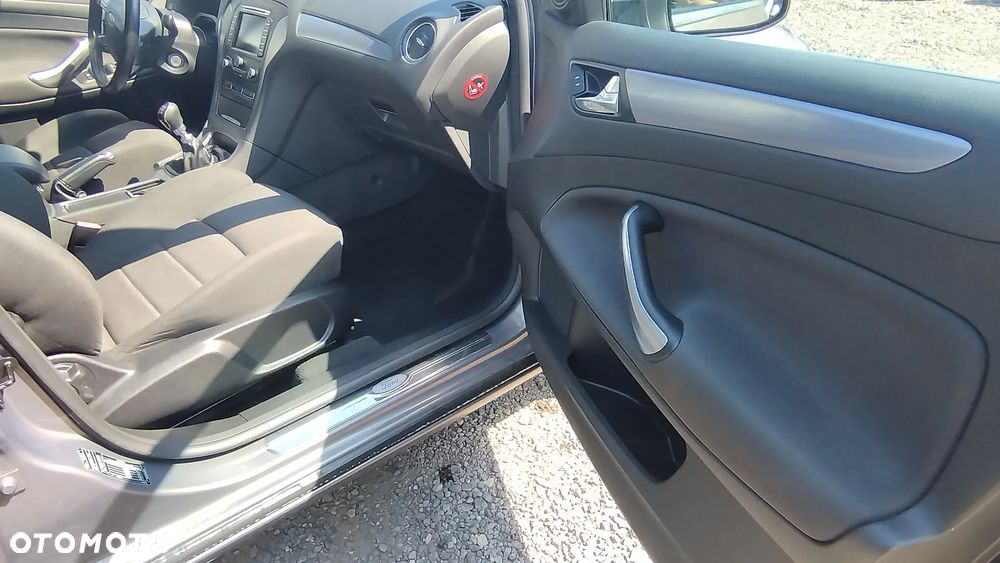 Ford Mondeo 2.0 TDCi Titanium - 23