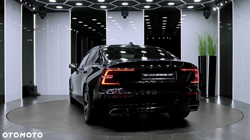 Volvo S60 T4 R-Design - 6