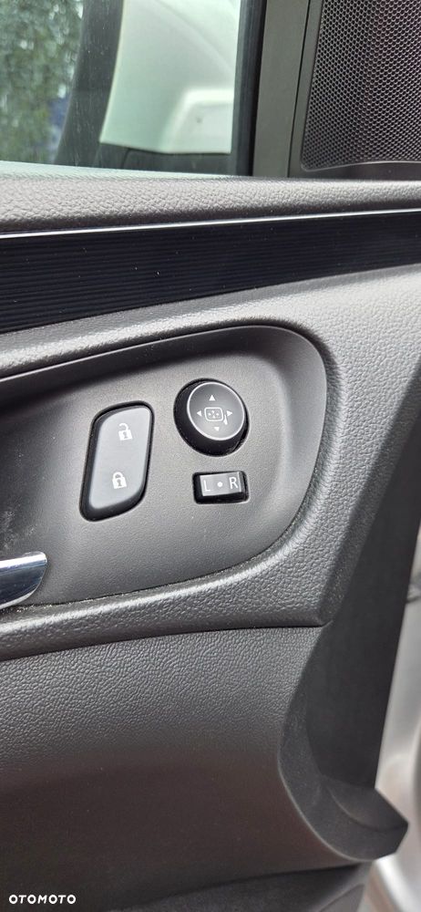 Opel Insignia - 31