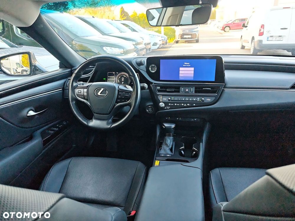 Lexus ES 300h Business Edition - 11