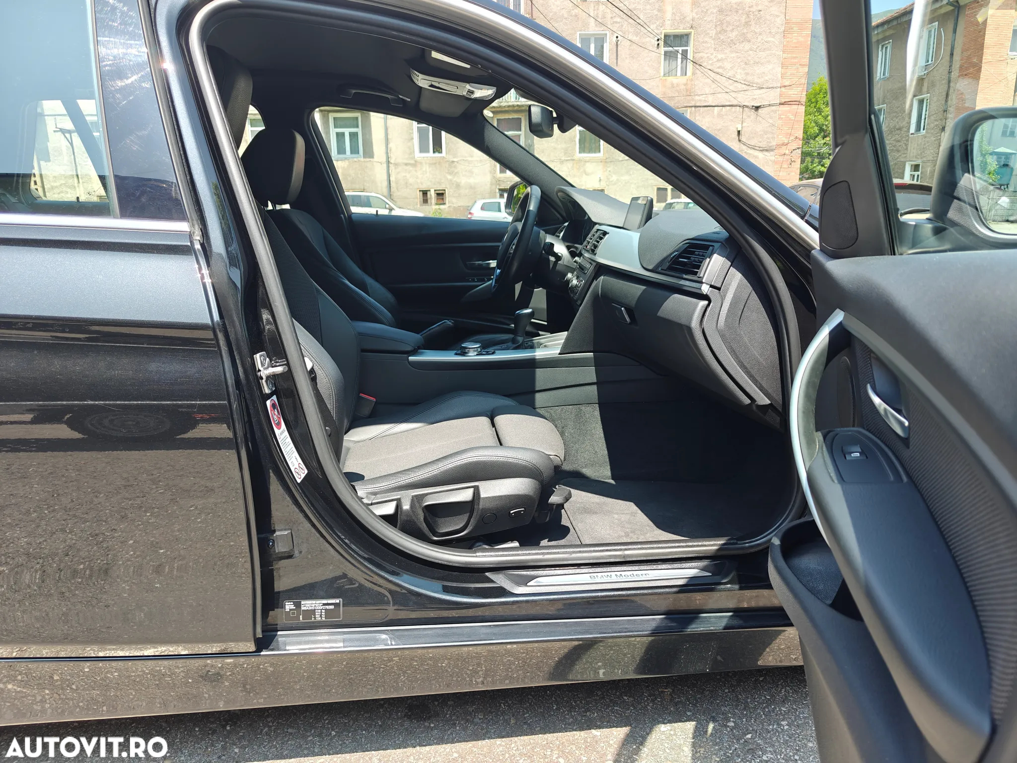 BMW Seria 3 328i Touring xDrive Modern Line - 14