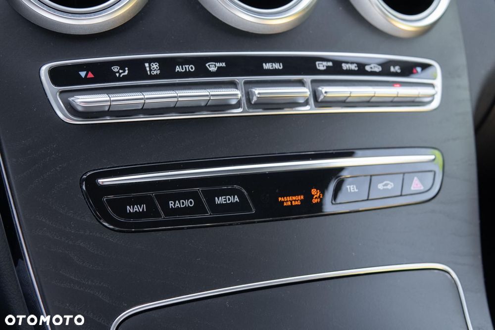 Mercedes-Benz Klasa C 300 9G-TRONIC - 30