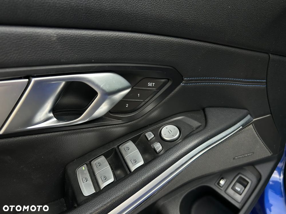 BMW Seria 3 330e - 13