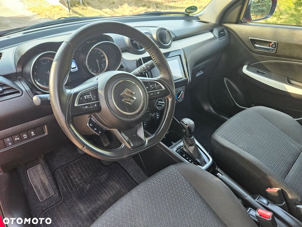 Suzuki Swift 1.2 Dualjet SHVS Premium Plus CVT - 32