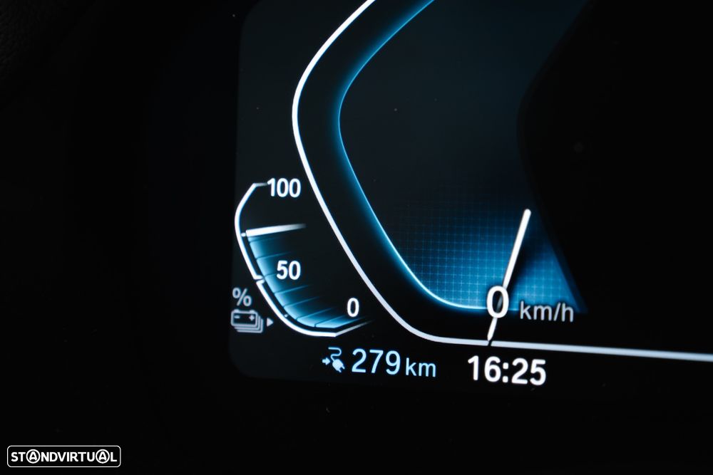 BMW iX3 - 33