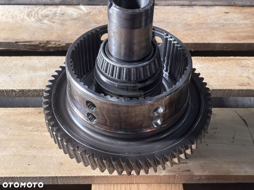 New Holland Case T6090 T7.185 T6080 PUMA 160 Wałek 84309005 84309006 - 8