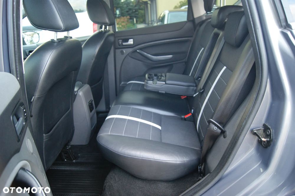 Ford Kuga 2.0 TDCi 4WD Titanium - 26