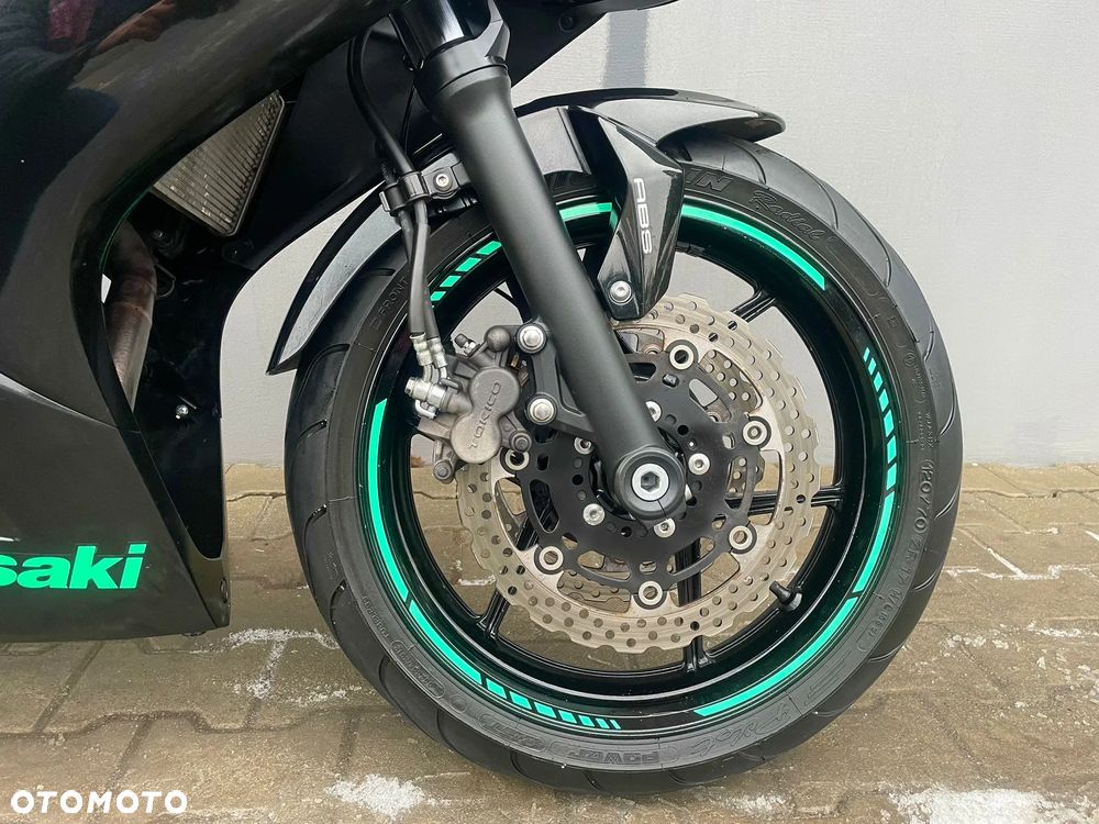 Kawasaki ER - 10