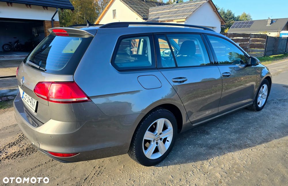 Volkswagen Golf - 34