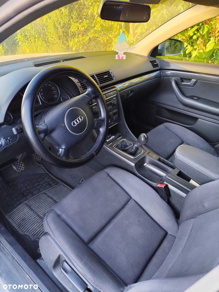 Audi A4 Avant - 4