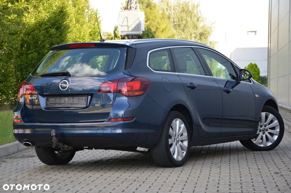 Opel Astra 1.4 T Cosmo - 11