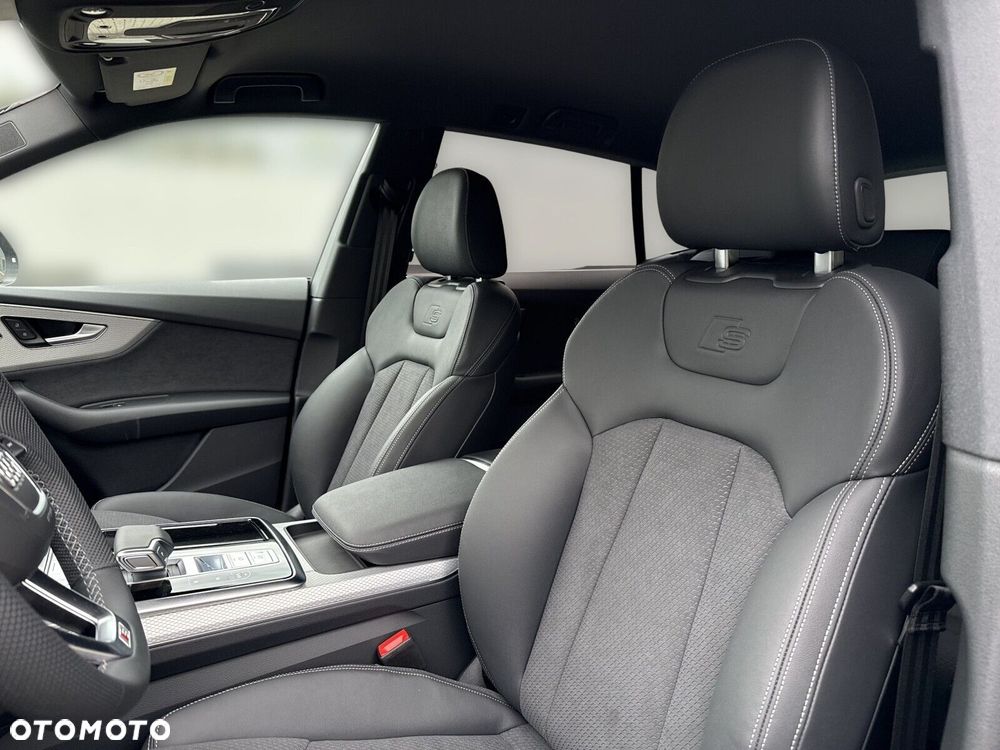 Audi Q8 - 10