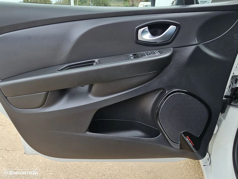 Renault Clio - 15