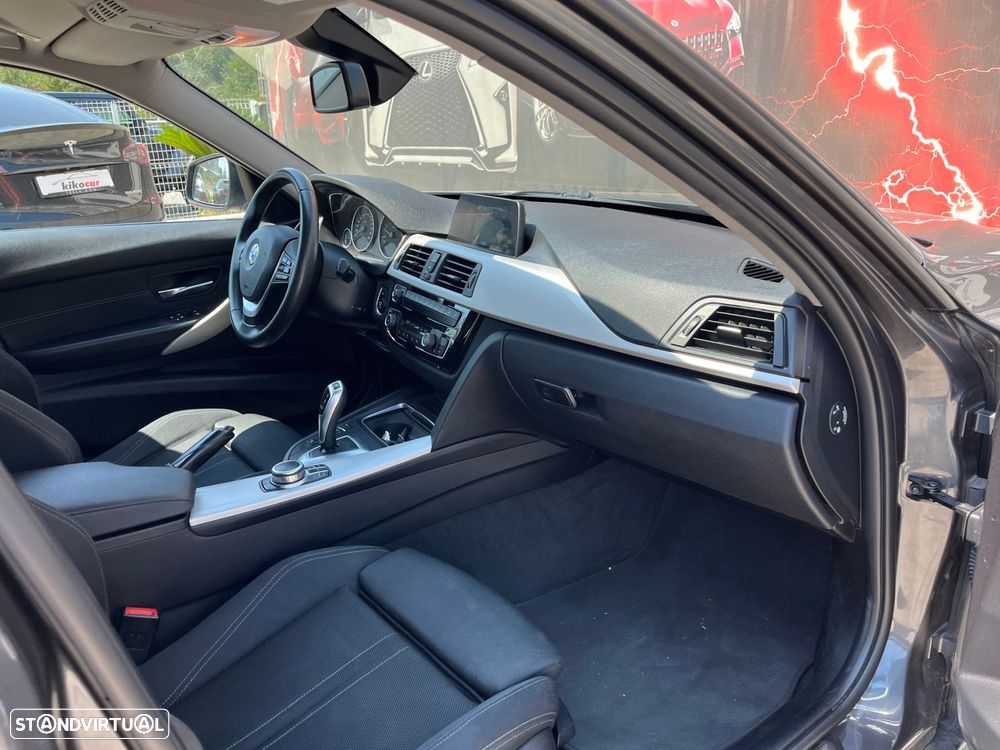 BMW 318 d Line Luxury Auto - 30