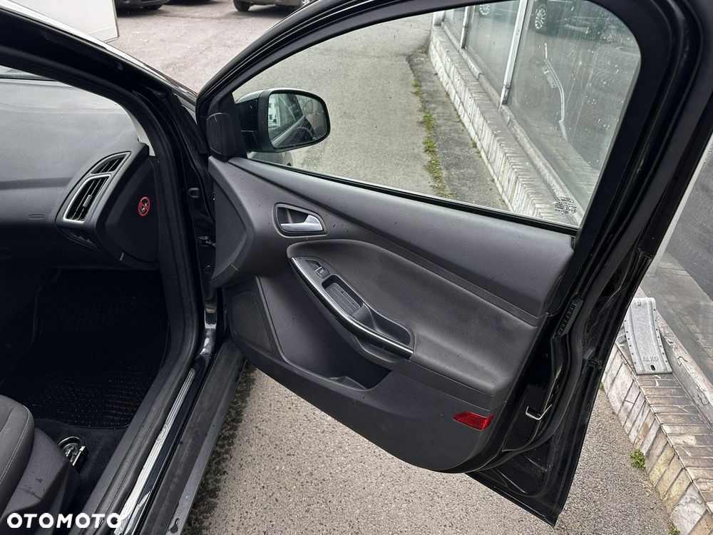 Ford Focus 1.0 EcoBoost Titanium Business - 23