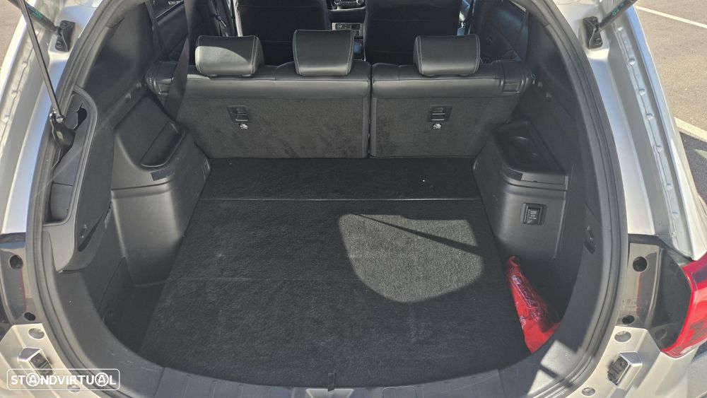 Mitsubishi Outlander - 11