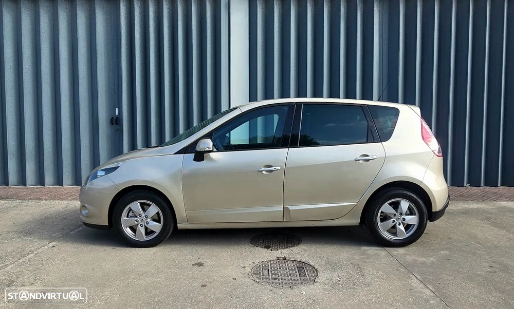 Renault Scénic 1.5 dCi Dynamique S — fotografia 4
