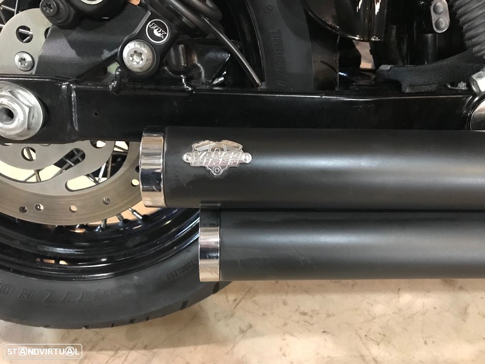 Harley-Davidson Dyna Street Bob FXDB - 13