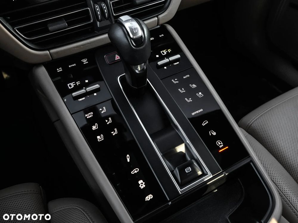 Porsche Macan GTS - 17