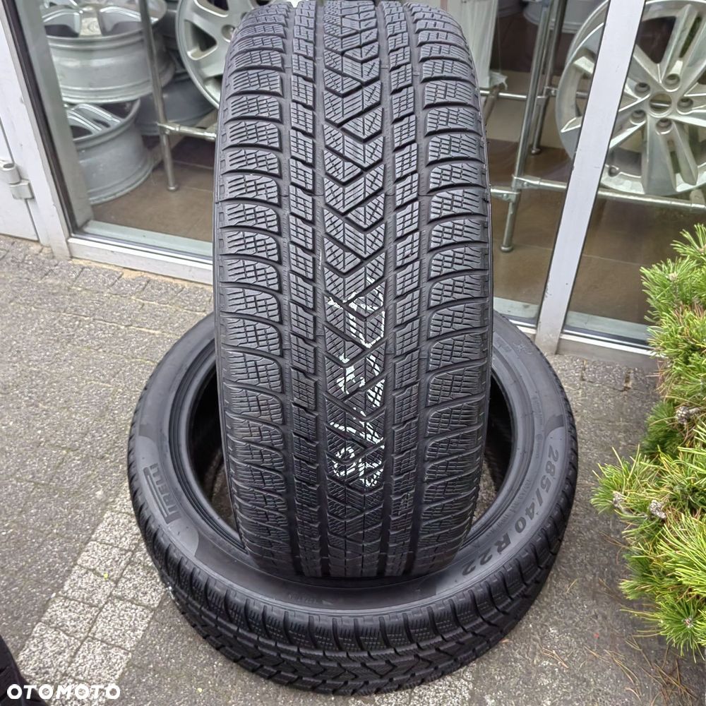 285/40R22 110W Pirelli Scorpion Winter para zima PZ18