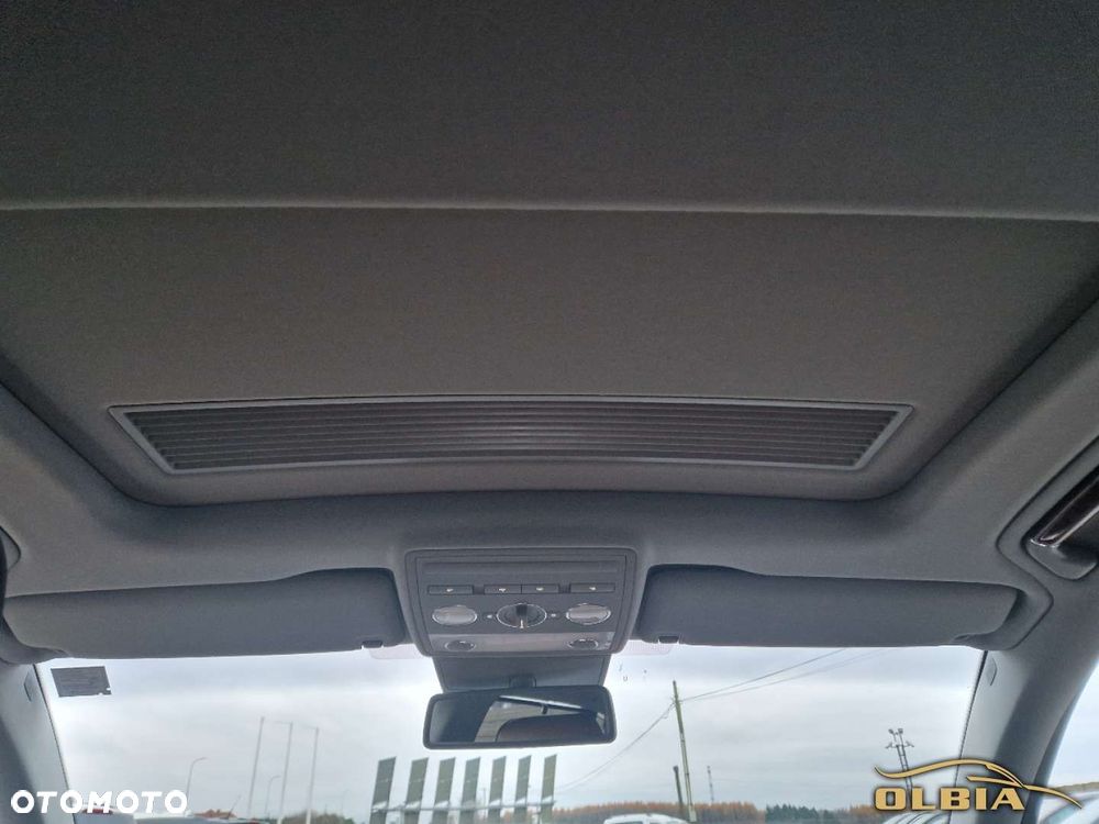 Volkswagen Phaeton - 35